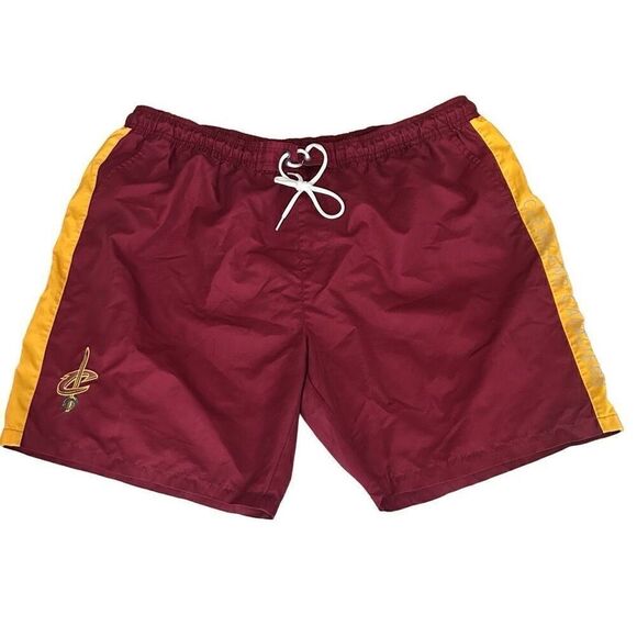 Cleveland Cavaliers Mens Swim Shorts G-III Sports Carl Banks Red Wine Gold EUC - Picture 1 of 8